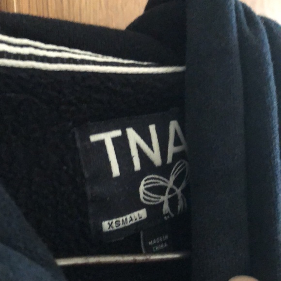 90’s In Excellent condition TNA pullover hoddie size xs - Picture 2 of 5